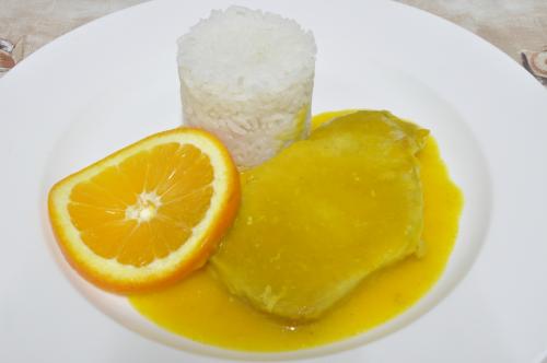 Jak uvařit vepřové řízky s pomerančovou karí omáčkou ? Snadné recept, připravený za 30 - 45 minut